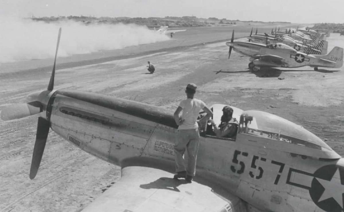 米軍ガンカメラが映した硫黄島、80年経っても帰れない島民